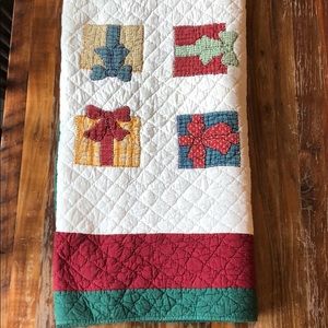 RARE Pottery Barn Christmas Gift Quilt Queen